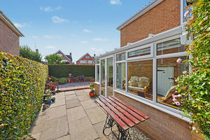 Thornbridge Crescent